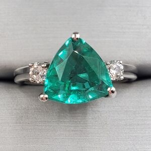 Emerald Green Quartz & Zircon Platinum | 925 Sterling Silver Ring